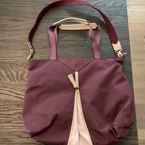 STELLA & DOT Zip top purse.